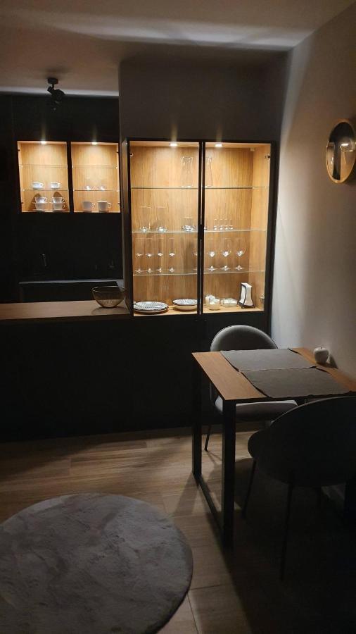 Apartment Between